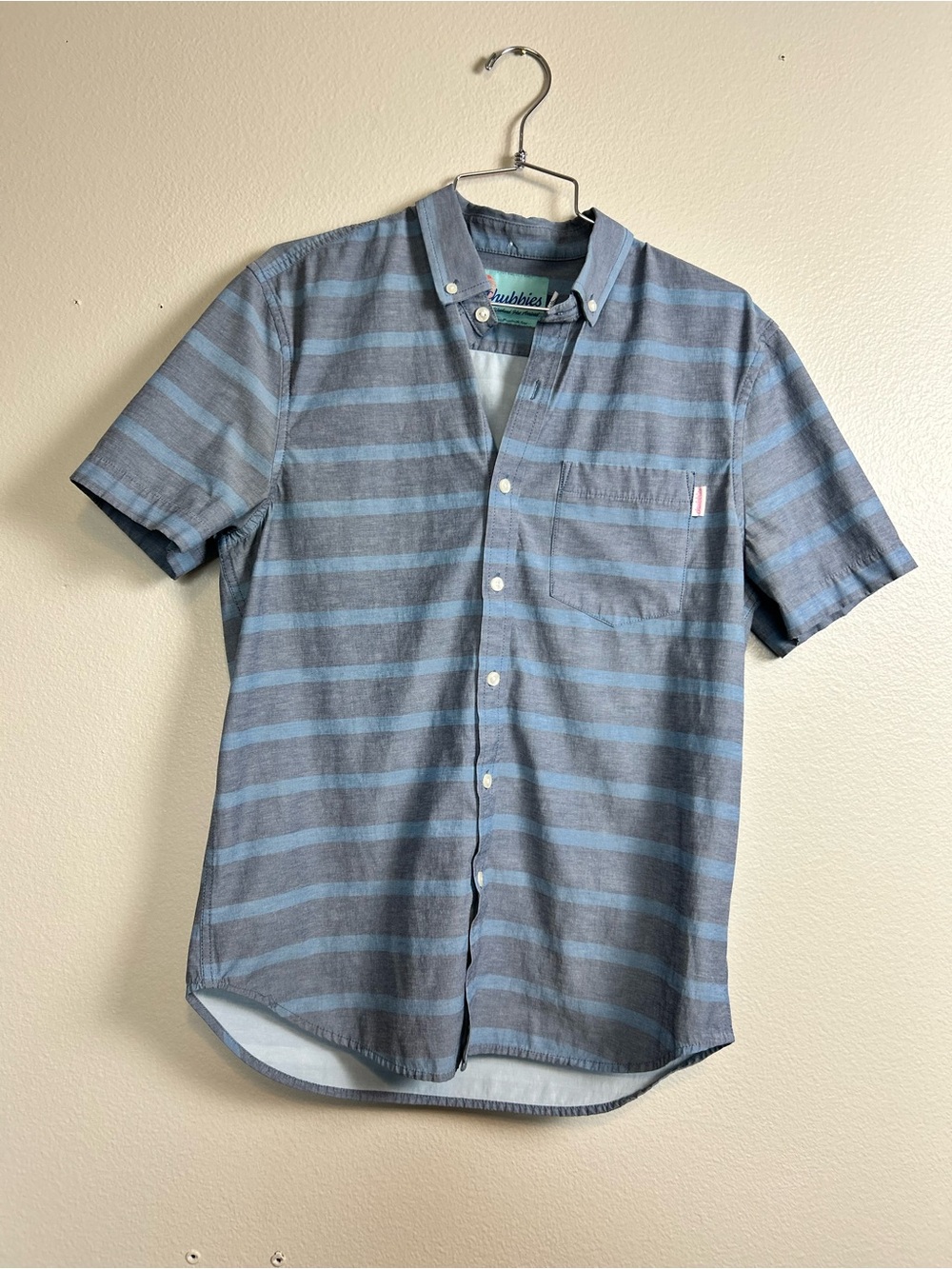 chubbies Gray and Blue Striped Short-Sleeve Button-Down Shirt
